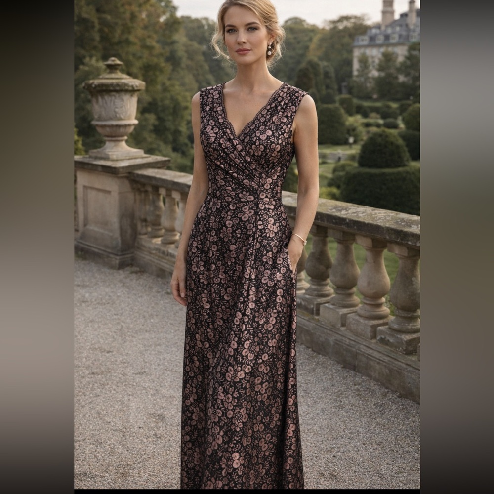Tahari Arthur S. Levine Black Floral Lace Gown Champagne Lining Size 12 - Picture 1 of 12